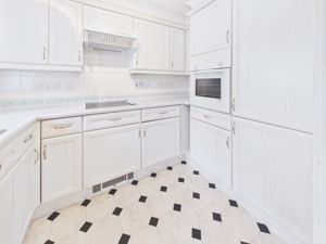 KITCHEN- click for photo gallery